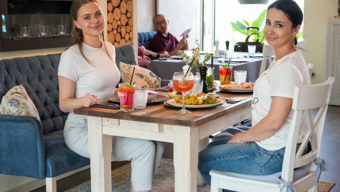 RESTAURACJA KREDENS ul.Waryńskiego 17