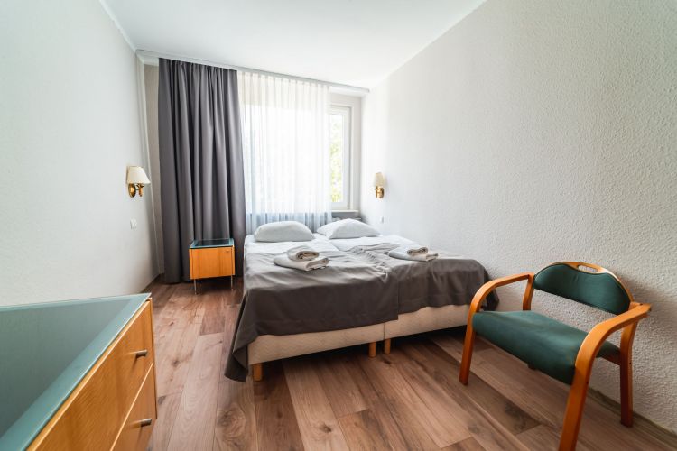 Pokój 2-osobowy - z łóżkiem małżeńskim
