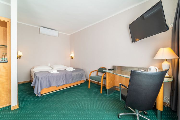 Pokój 2-osobowy - z łóżkiem małżeńskim