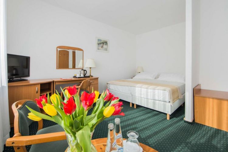 Pokój 2-osobowy - z łóżkiem małżeńskim